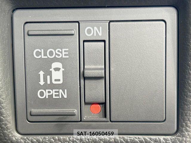 Honda N BOX CUSTOM 2019-03 8367599-4