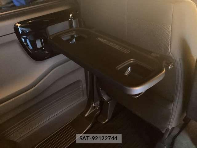 Honda N BOX CUSTOM 2023-08 8367528-17