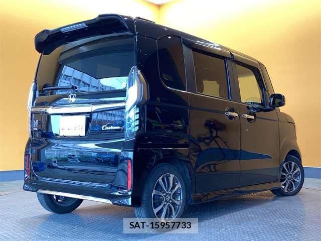 Honda N BOX CUSTOM 2023-02 8367563-11