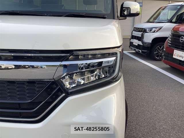 Honda N BOX CUSTOM 2018-10 8367586-11