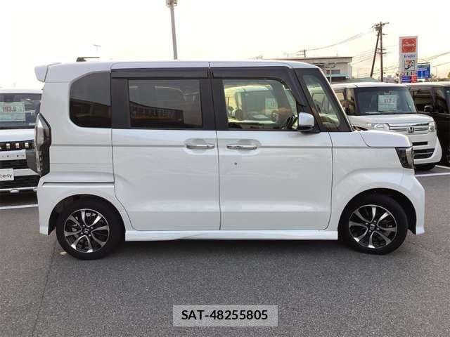 Honda N BOX CUSTOM 2018-10 8367586-14