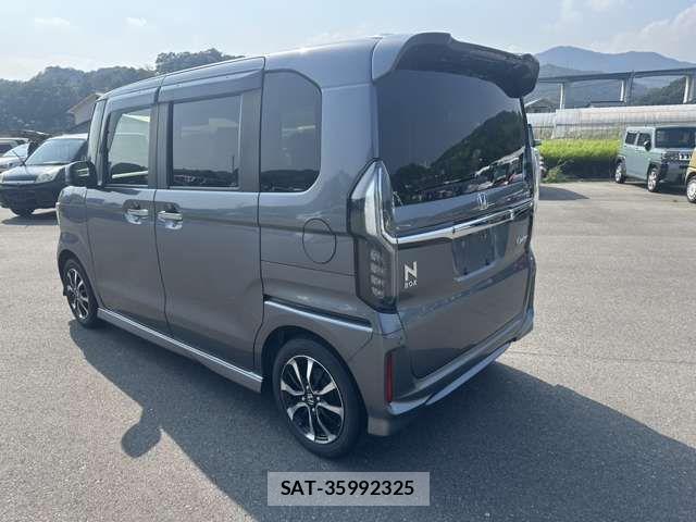 Honda N BOX CUSTOM 2018-05 8367642-2