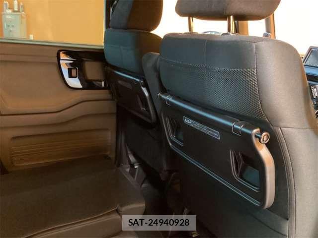 Honda N BOX CUSTOM 2022-02 8367575-18