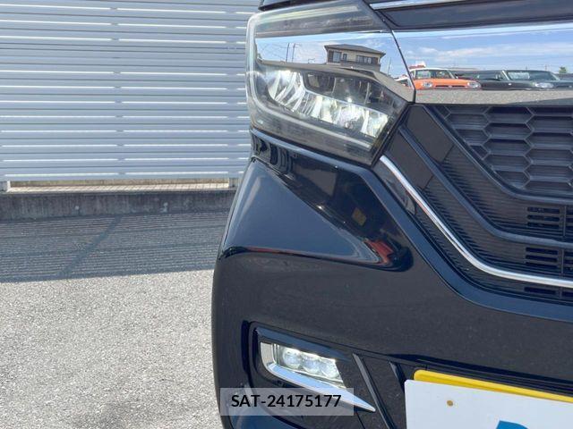 Honda N BOX CUSTOM 2018-01 8367636-11