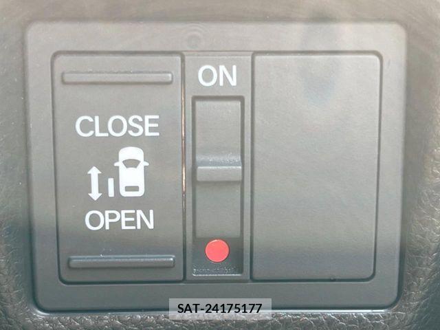 Honda N BOX CUSTOM 2018-01 8367636-6