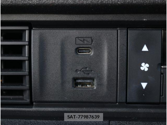 Honda N BOX CUSTOM 2023-10 8367534-13