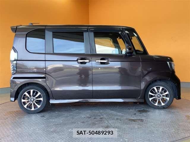 Honda N BOX CUSTOM 2020-05 8367577-11