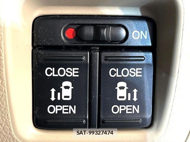 Honda N BOX CUSTOM 2017-05 8367630-2