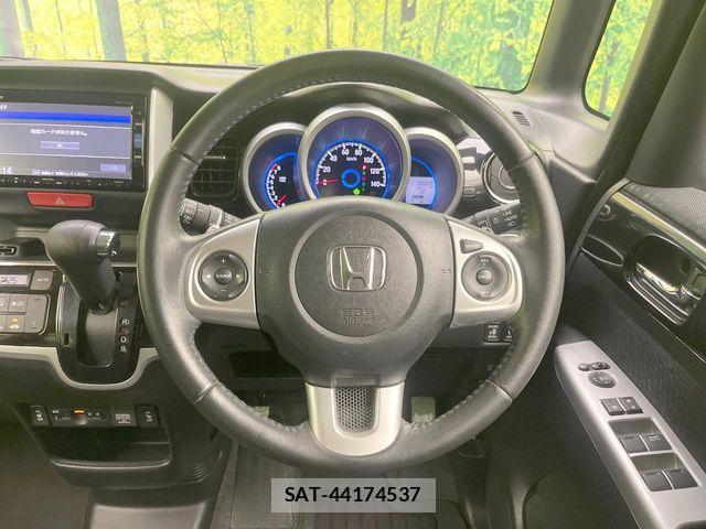 Honda N BOX CUSTOM 2017-03 8367632-10