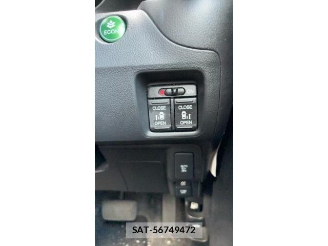 Honda N BOX CUSTOM 2017-02 8367648-16