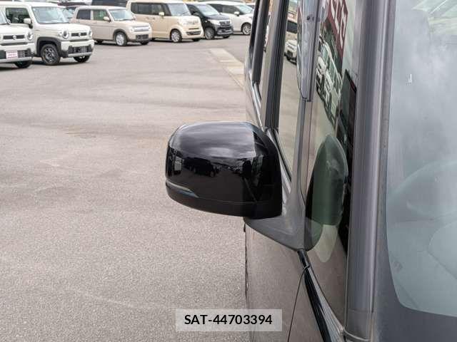 Honda N BOX CUSTOM 2019-05 8367617-11