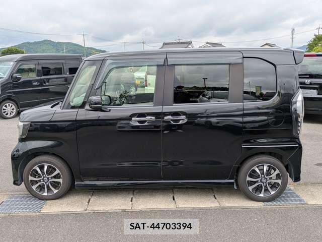 Honda N BOX CUSTOM 2019-05 8367617-2