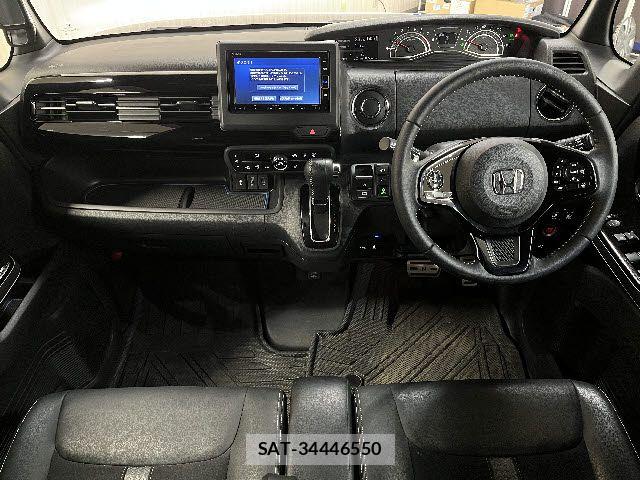 Honda N BOX CUSTOM 2022-06 8371943-1