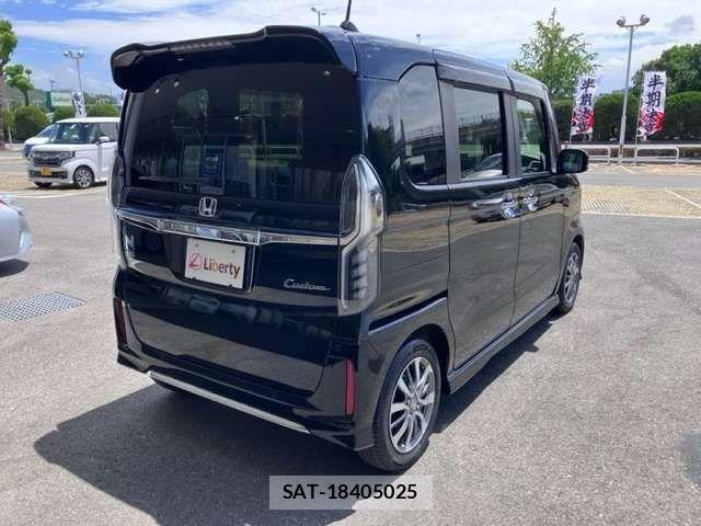 Honda N BOX CUSTOM 2021-10 8371942-16