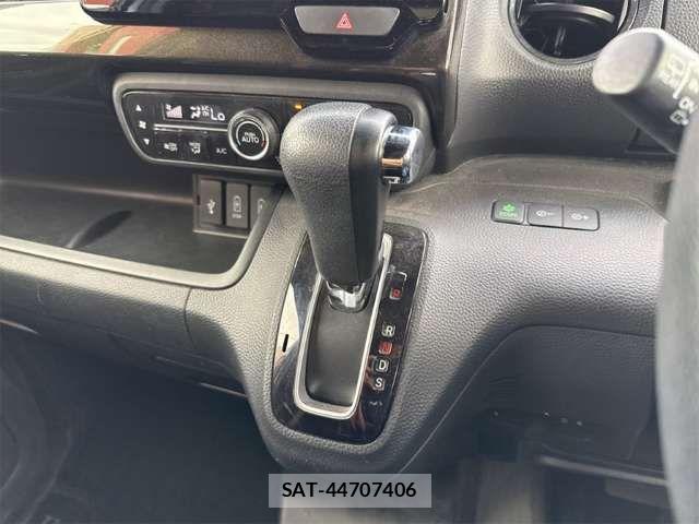 Honda N BOX CUSTOM 2019-10 8371939-11