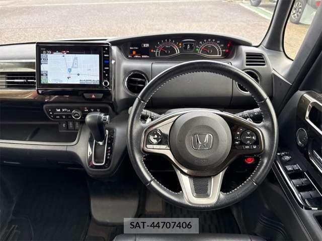 Honda N BOX CUSTOM 2019-10 8371939-1