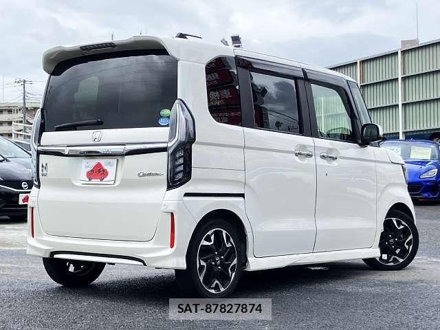 Honda N BOX CUSTOM 2018-03 8413936-2