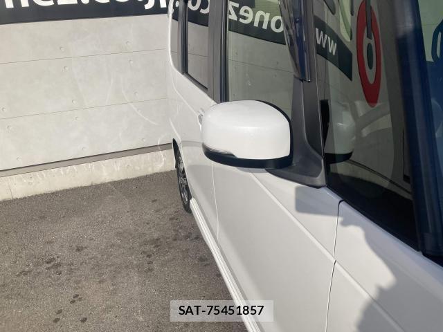 Honda N BOX CUSTOM 2024-02 8413926-13