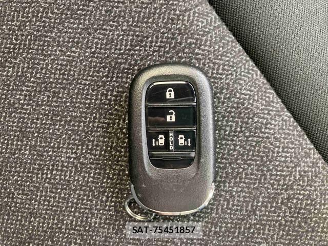 Honda N BOX CUSTOM 2024-02 8413926-5