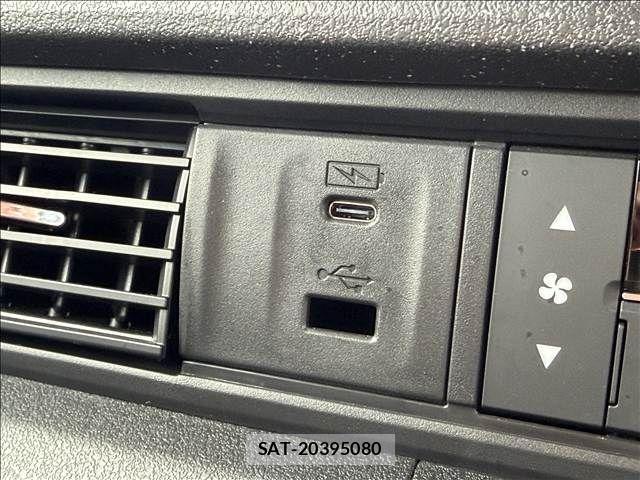 Honda N BOX CUSTOM 2024-08 8413925-14