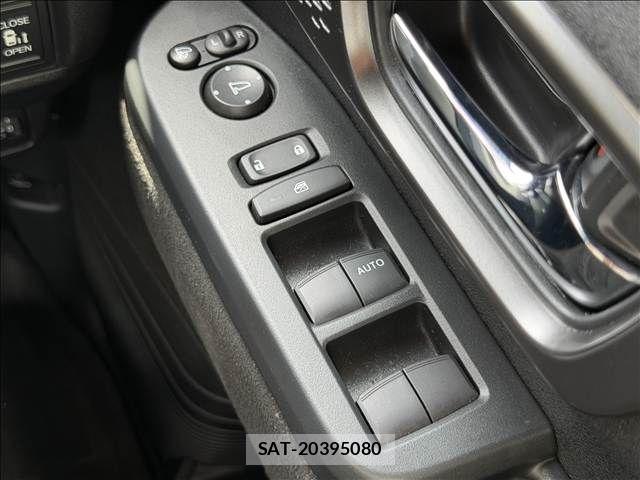 Honda N BOX CUSTOM 2024-08 8413925-26