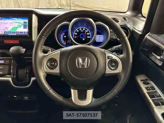 Honda N BOX CUSTOM 2017-06 8413944-9