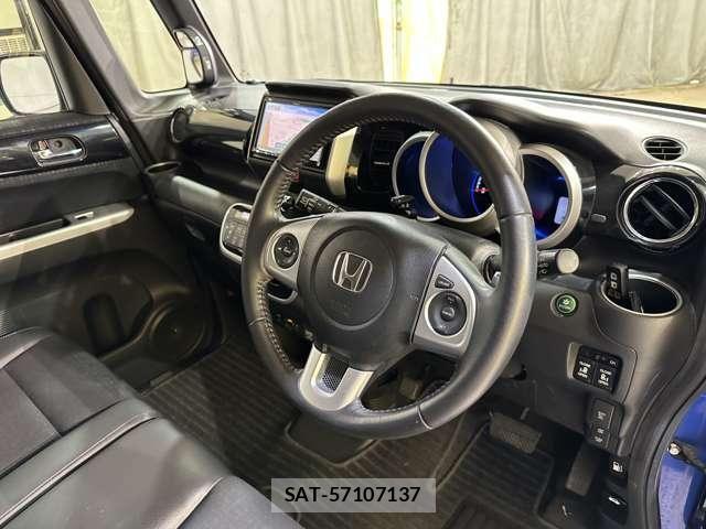 Honda N BOX CUSTOM 2017-06 8413944-8