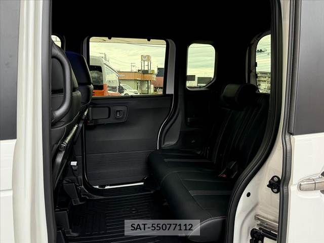 Honda N BOX CUSTOM 2024-05 8413923-18