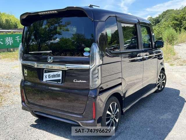 Honda N BOX CUSTOM 2019-03 8413948-1