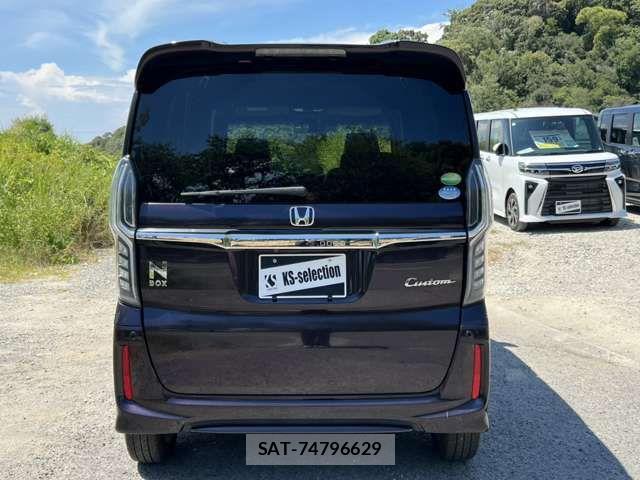 Honda N BOX CUSTOM 2019-03 8413948-4