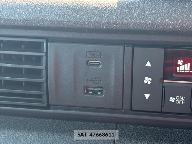 Honda N BOX CUSTOM 2025-09 8413922-16