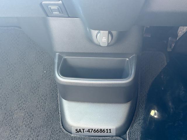 Honda N BOX CUSTOM 2025-09 8413922-26