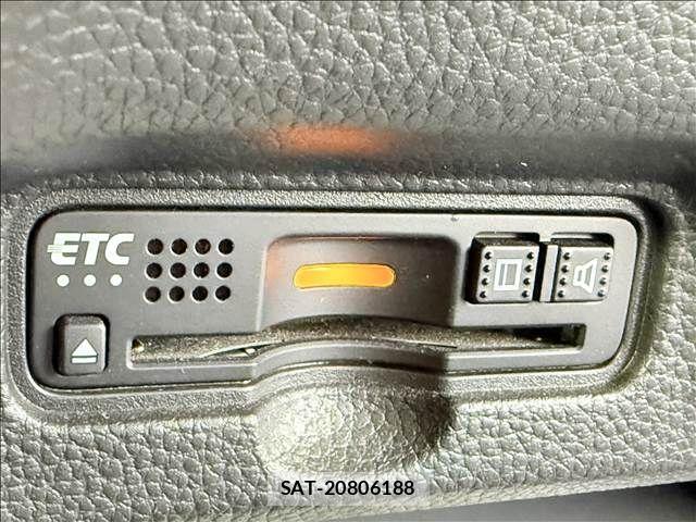 Honda N BOX CUSTOM 2018-04 8413950-16