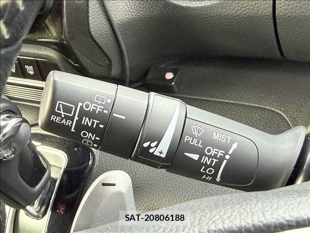 Honda N BOX CUSTOM 2018-04 8413950-27