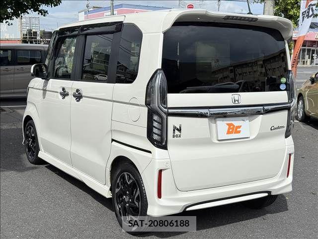 Honda N BOX CUSTOM 2018-04 8413950-7