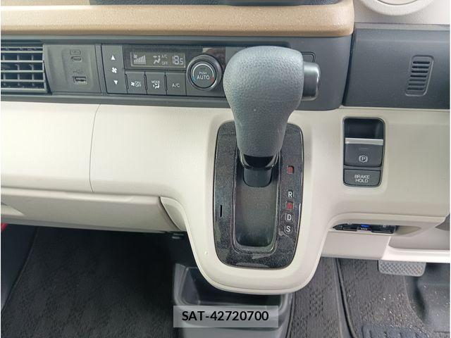 Honda N BOX CUSTOM 2024-05 8438546-16