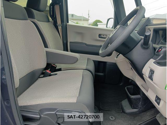 Honda N BOX CUSTOM 2024-05 8438546-8