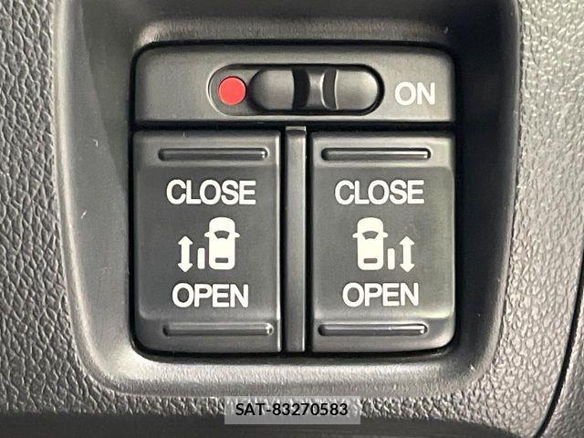 Honda N BOX CUSTOM 2014-09 8438554-5