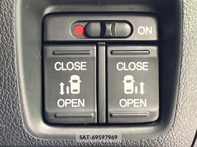 Honda N BOX CUSTOM 2015-06 8438557-6