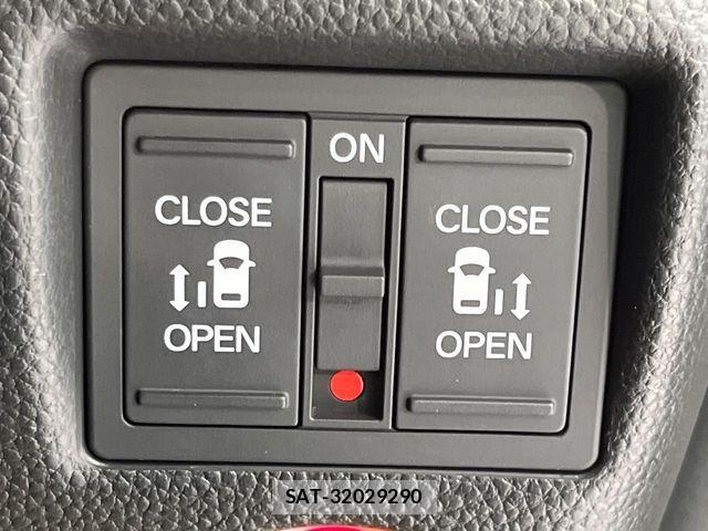 Honda N BOX CUSTOM 2018-01 8438544-6