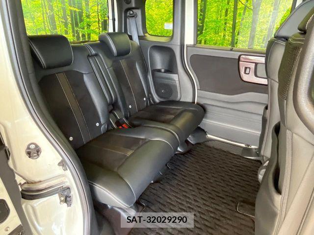 Honda N BOX CUSTOM 2018-01 8438544-8