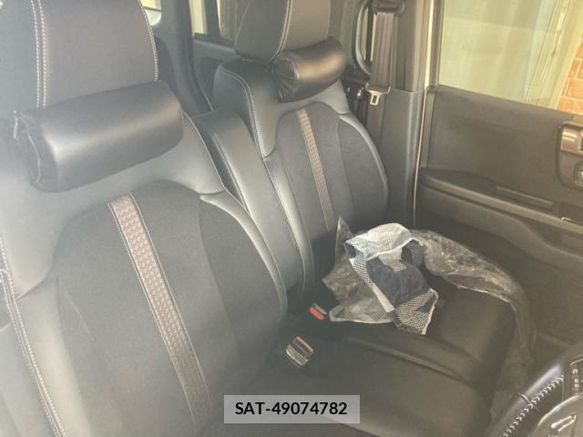 Honda N BOX CUSTOM 2018-05 8438542-14