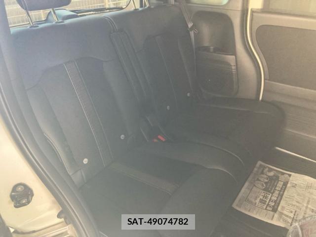 Honda N BOX CUSTOM 2018-05 8438542-15