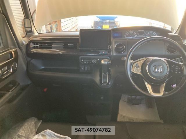 Honda N BOX CUSTOM 2018-05 8438542-16