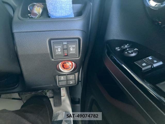 Honda N BOX CUSTOM 2018-05 8438542-18