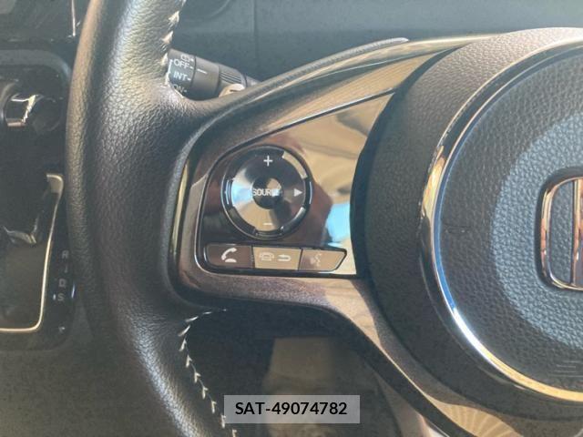 Honda N BOX CUSTOM 2018-05 8438542-20