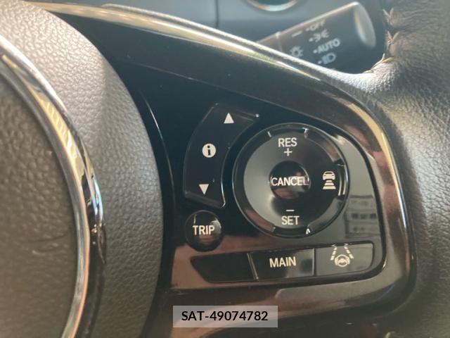 Honda N BOX CUSTOM 2018-05 8438542-21
