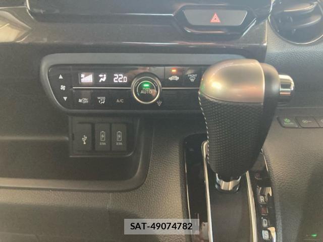 Honda N BOX CUSTOM 2018-05 8438542-23