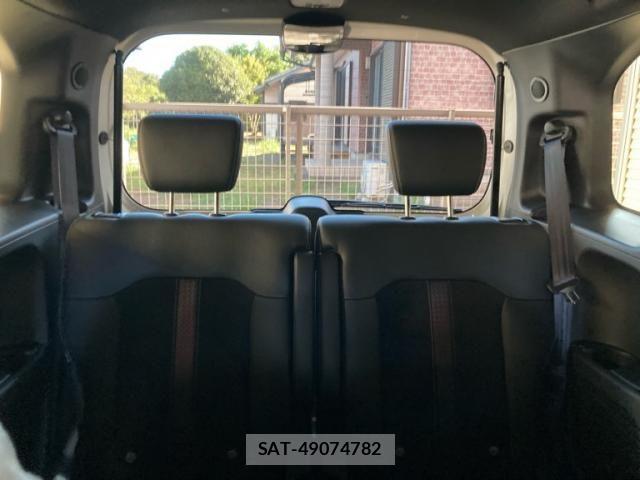 Honda N BOX CUSTOM 2018-05 8438542-28