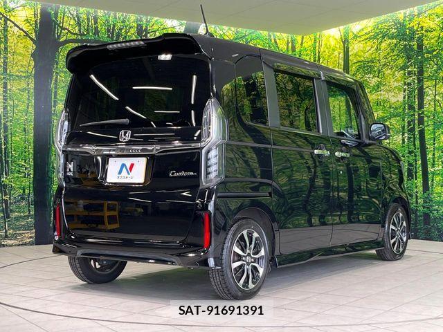Honda N BOX CUSTOM 2018-02 8458050-16